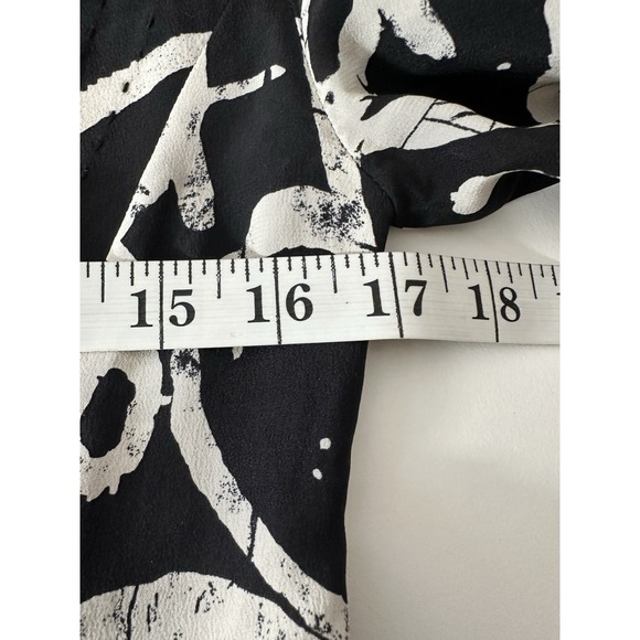 Tory Burch 100% Silk Top Women's Size‎ 0 Small Long Sleeve Career Zip Designer - Picture 5 of 8